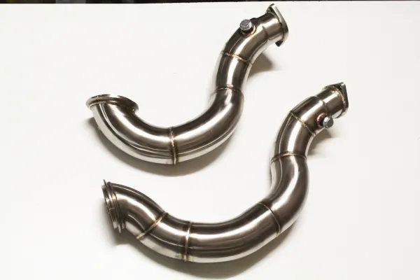 Downpipe voor BMW 135i, 335i E90, E91, E92, E93, 135i E82 E88 van roestvrij staal gemaakt 2x ø 76mm