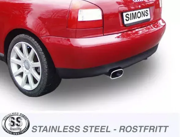 Achteraanzicht van een rode Audi S3 (8L) met Simons roestvrijstalen sportuitlaatsysteem. De uitlaat met een diameter van 85/150 mm is duidelijk zichtbaar. Op de kentekenplaat staat "Simons". Notities over "Roestvrij staal" aan de onderkant.